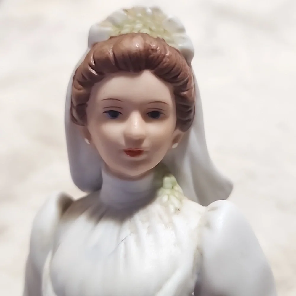 Elegant Wedding Cake Topper Figurines. Homco 1440 & 1480.